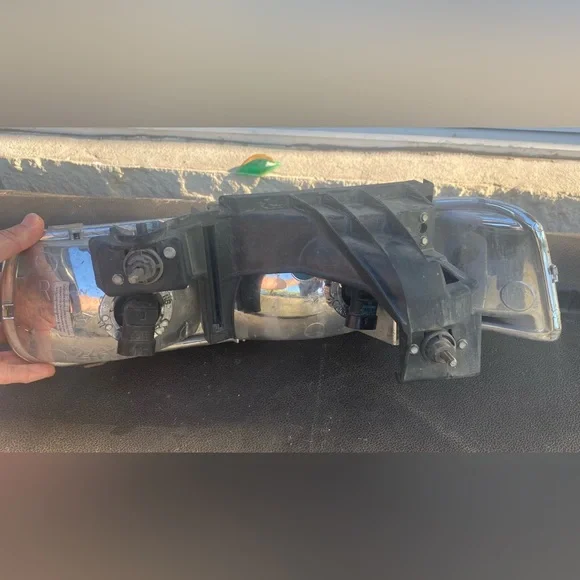 2005 Chevy Tahoe Pair Of Headlights Headlamp OEM GM 16524538 - Picture 4 of 6